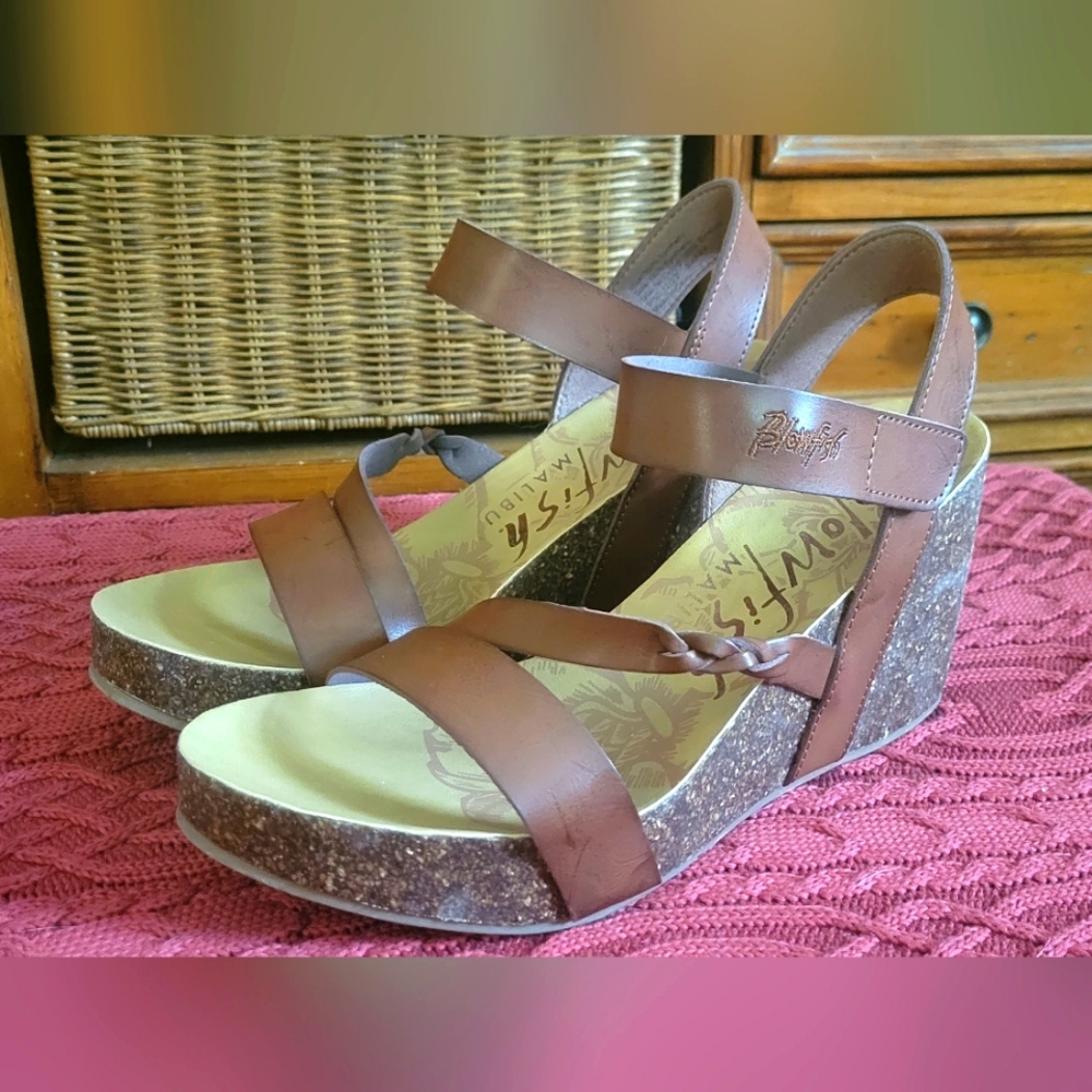 Womans wedge sandals